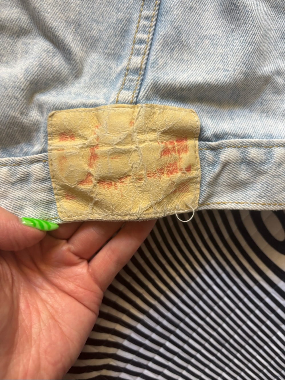 Vintage 90s Y2K Mimi Light Wash Denim Crop Jacket - Women - Picture 4 of 6